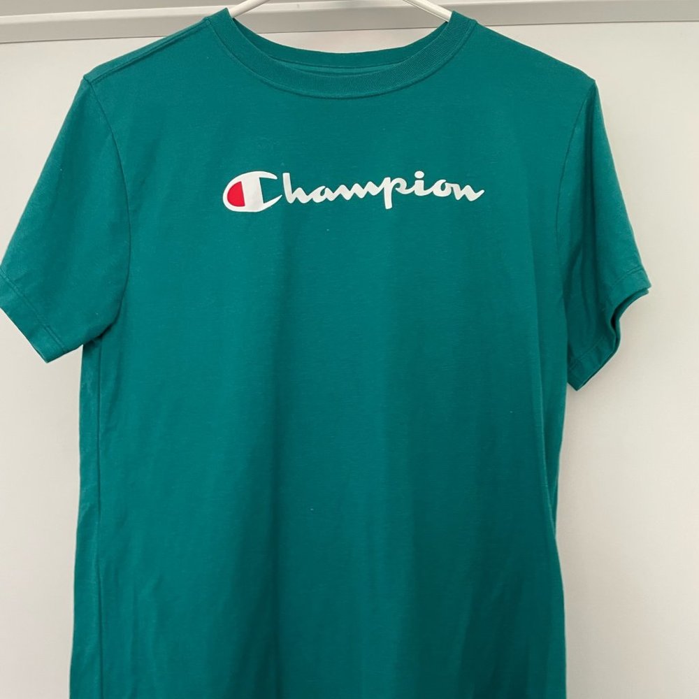 Champion Logo Shirt Size Medium (M) - Teal, short sleeve